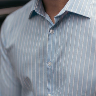 Camisa Azul Riscas Brancas e Marinho Slim